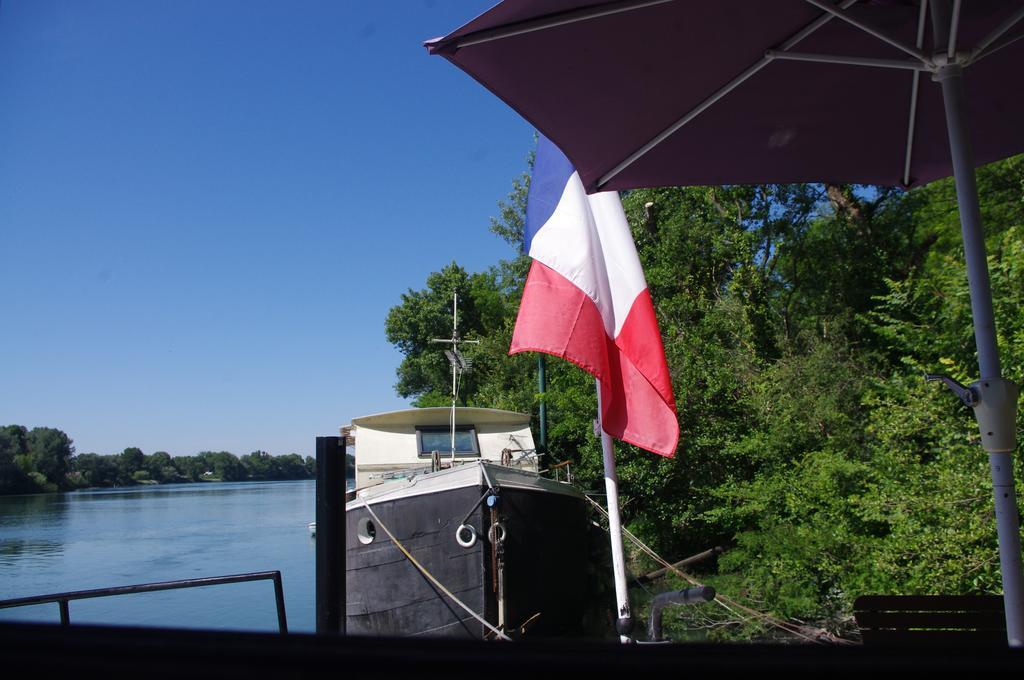 Peniche Le Hasard Bed and Breakfast Villeneuve-lès-Avignon Δωμάτιο φωτογραφία