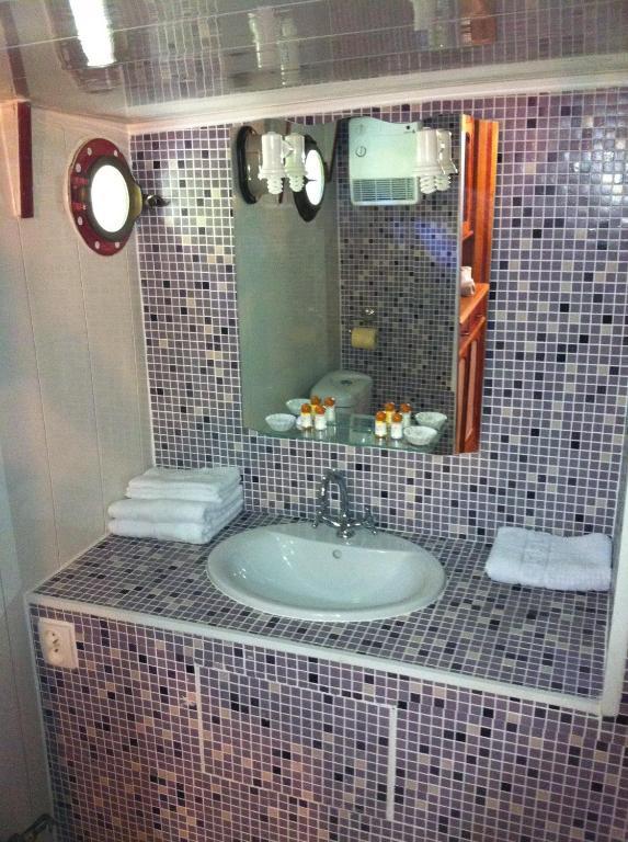 Peniche Le Hasard Bed and Breakfast Villeneuve-lès-Avignon Εξωτερικό φωτογραφία