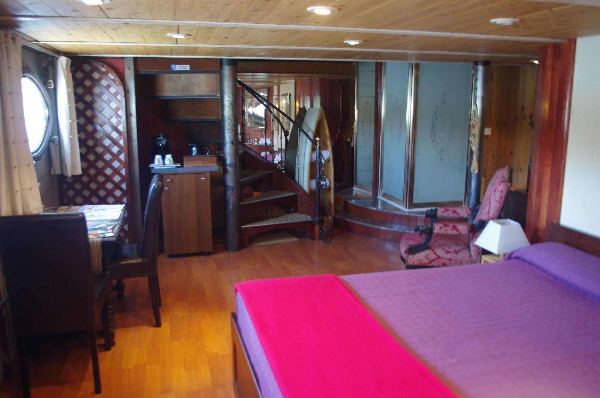 Peniche Le Hasard Bed and Breakfast Villeneuve-lès-Avignon Εξωτερικό φωτογραφία
